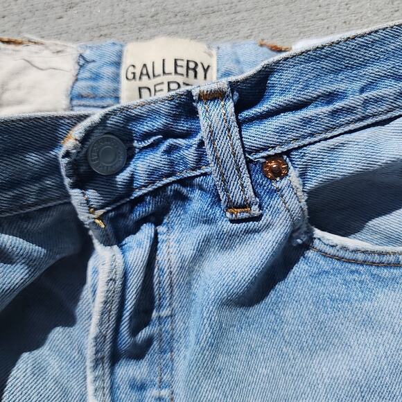 Gallery Dept Distressed Jean Womens Small Art On Display Courtesy Josue Thomas - Picture 5 of 16